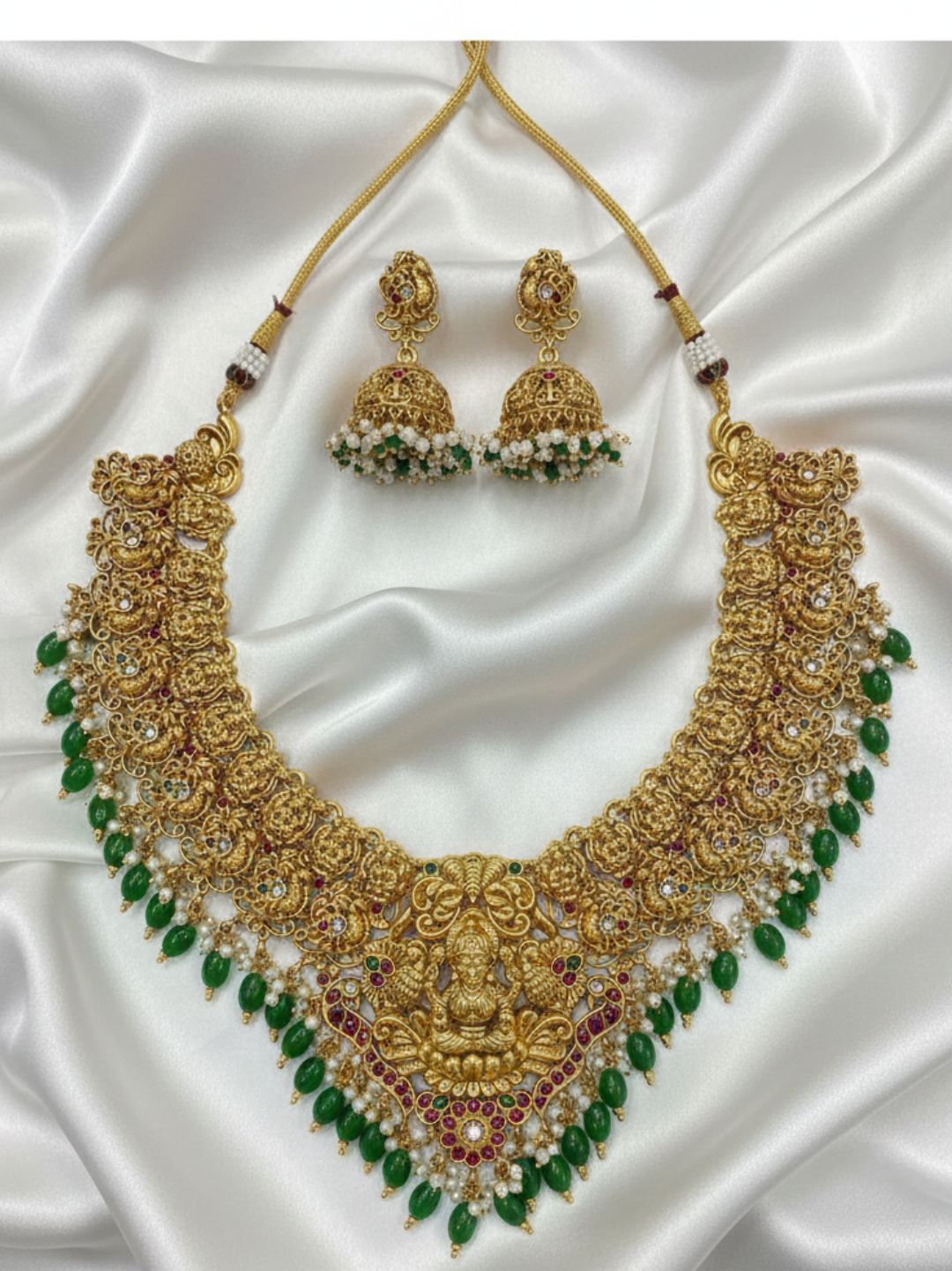 ROYAL TEMPLE JEWELLERY SET