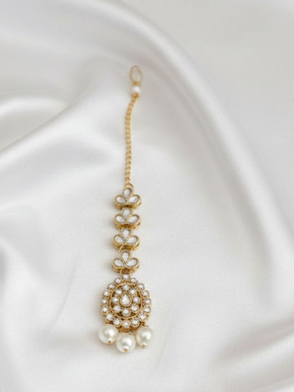 CHARU WHITE JEWELLERY SET