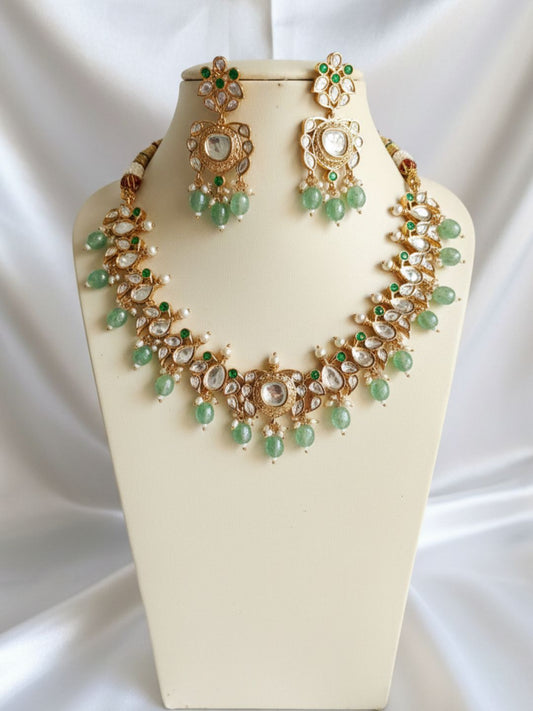 VAANYA MINT KUNDAN JEWELLERY SET
