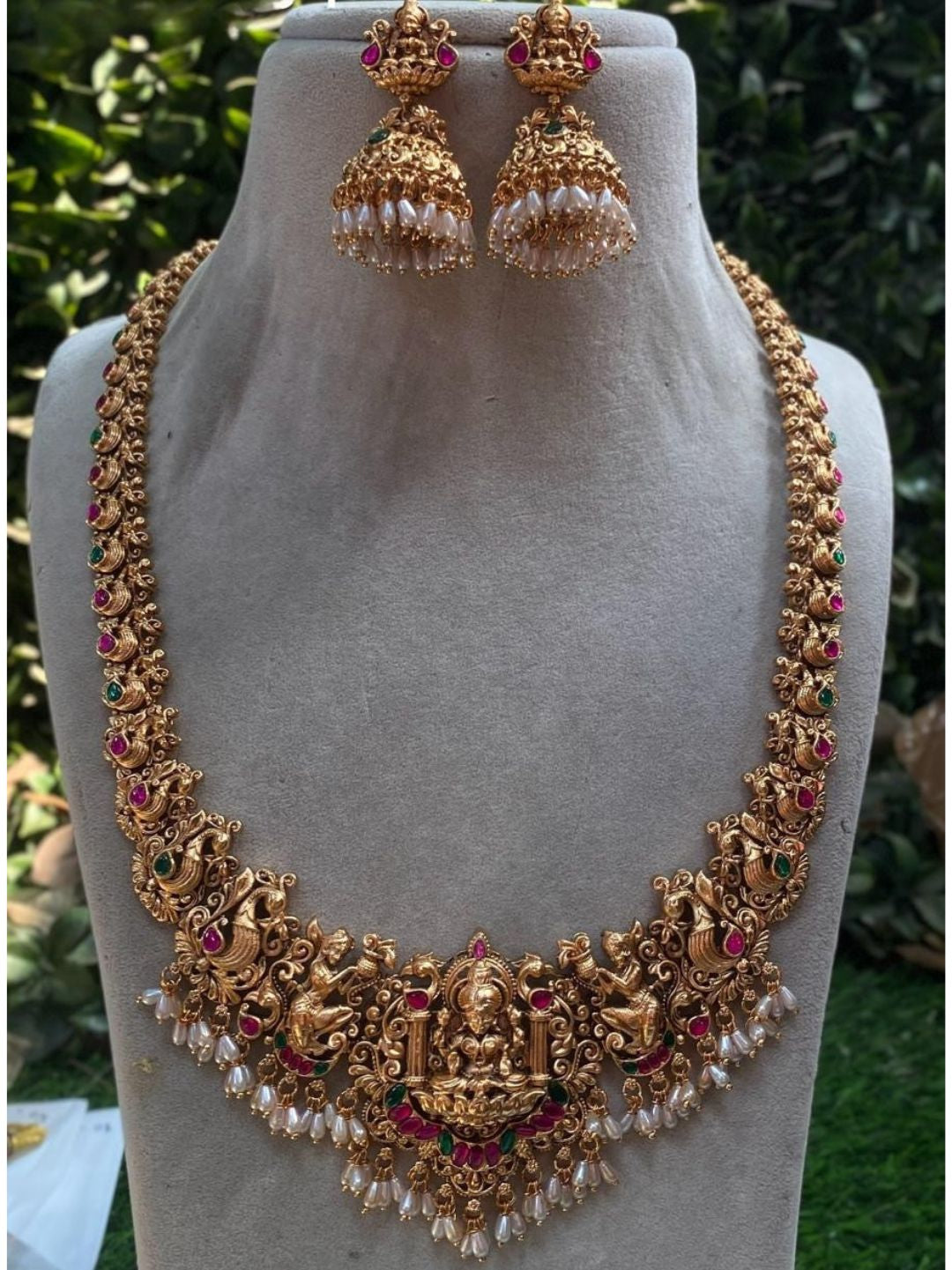 DIVINE LAKSHMI JEWELLERY SET