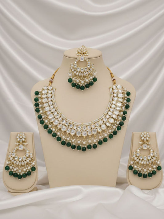 SOUMYA EMERALD NECKLACE SET