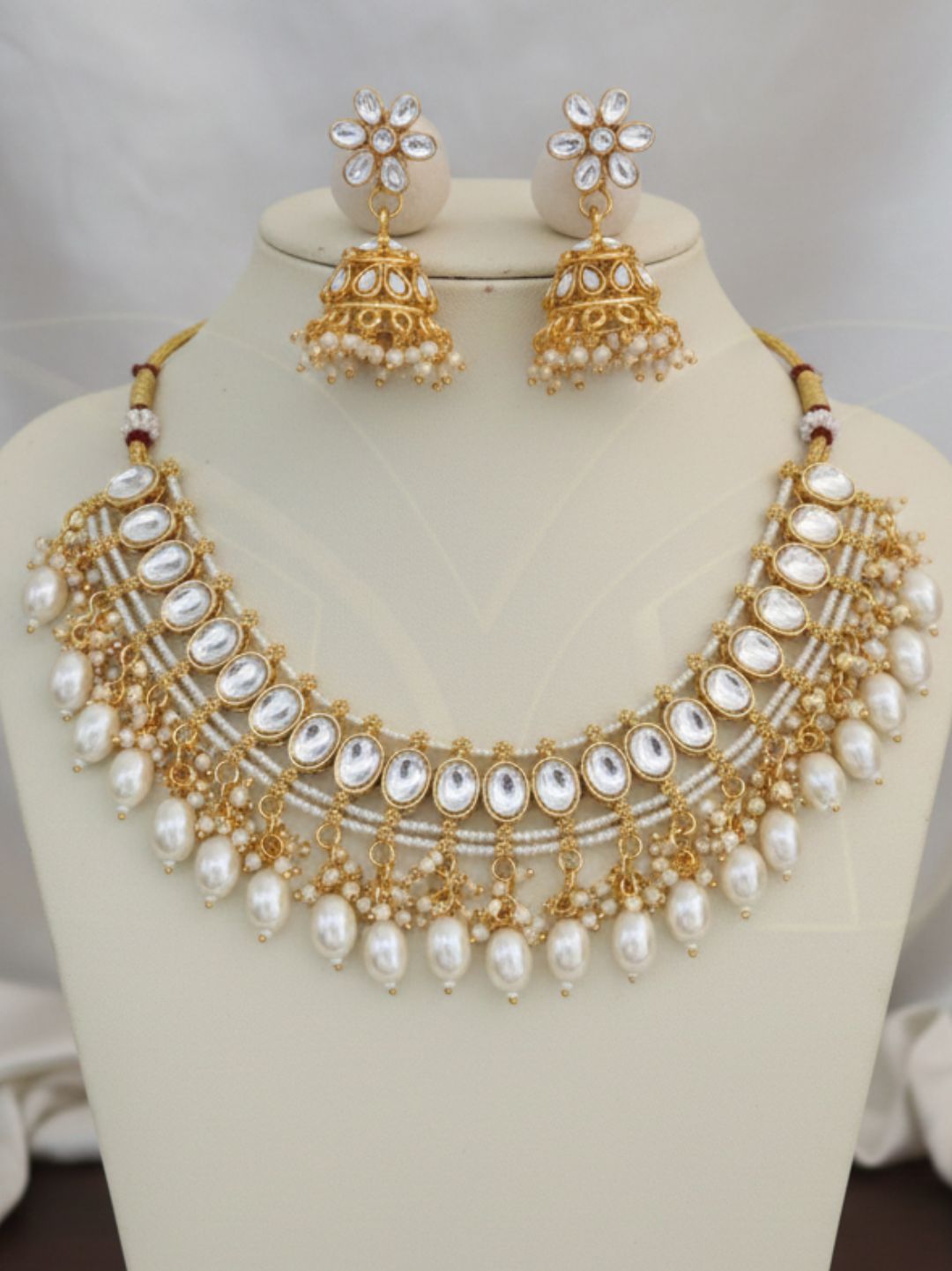 SUHANI WHITE NECKLACE SET