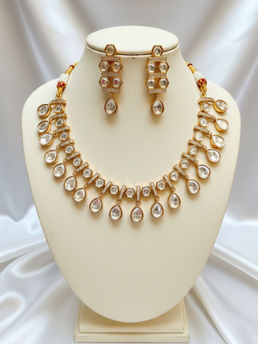 KAIRI GOLD KUNDAN JEWELLERY SET