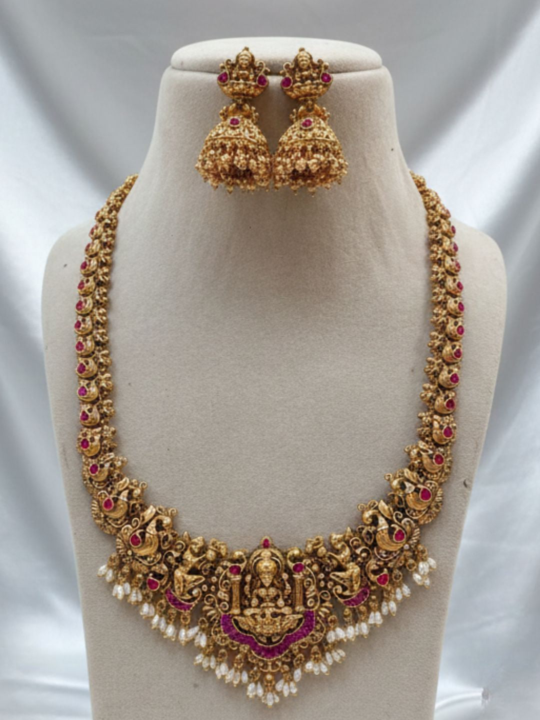 REGAL LAKSHMI JEWELLERY SET