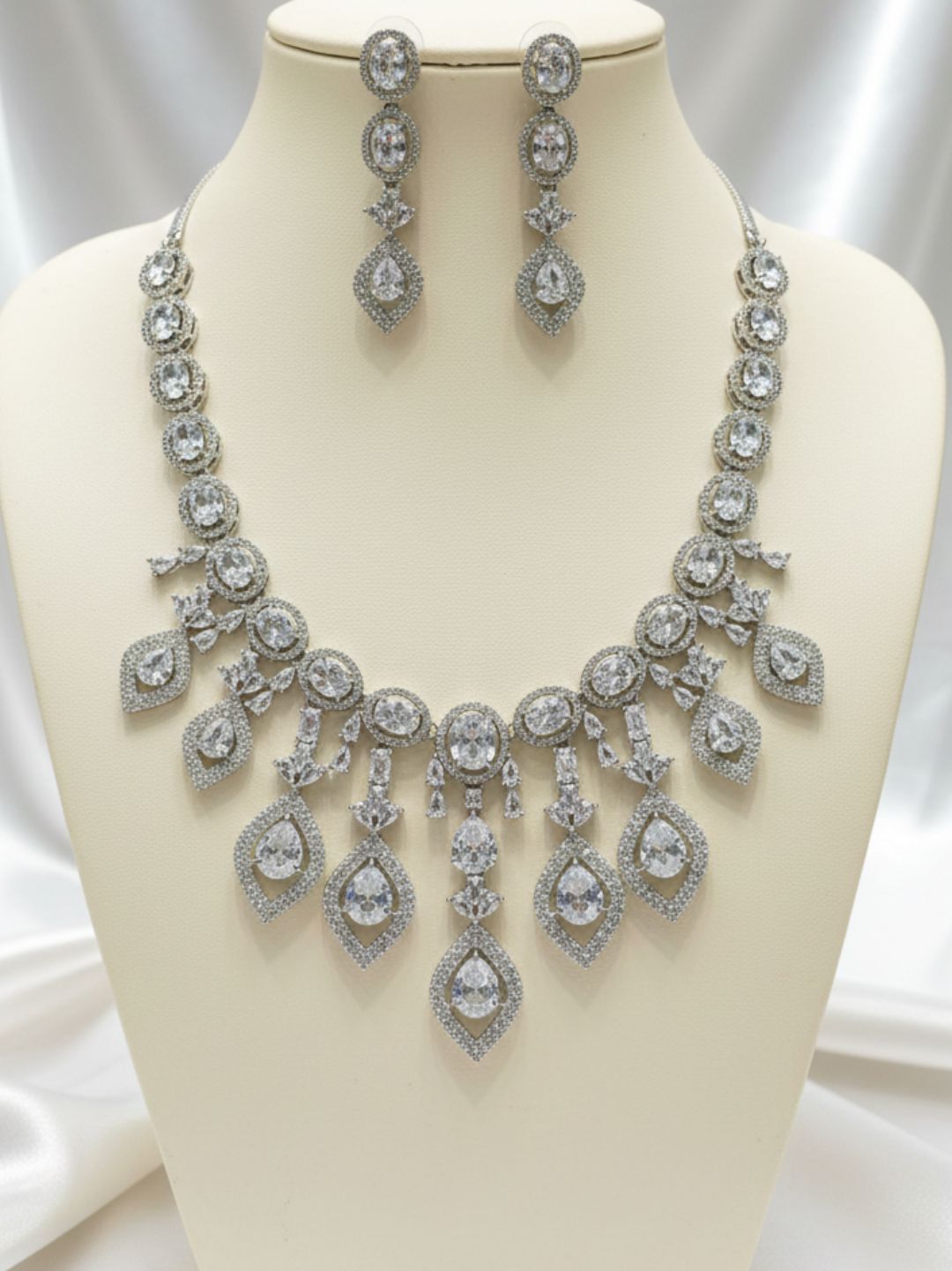 SCARLET LUXURY DROP JEWELLERY SET