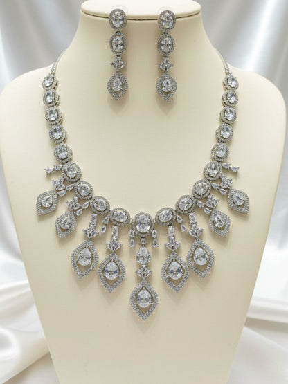 SCARLET LUXURY DROP JEWELLERY SET