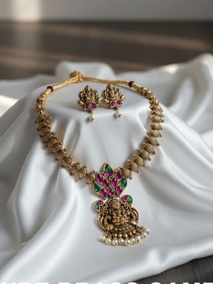 ADYA CLASSIC TEMPLE JEWELLERY SET