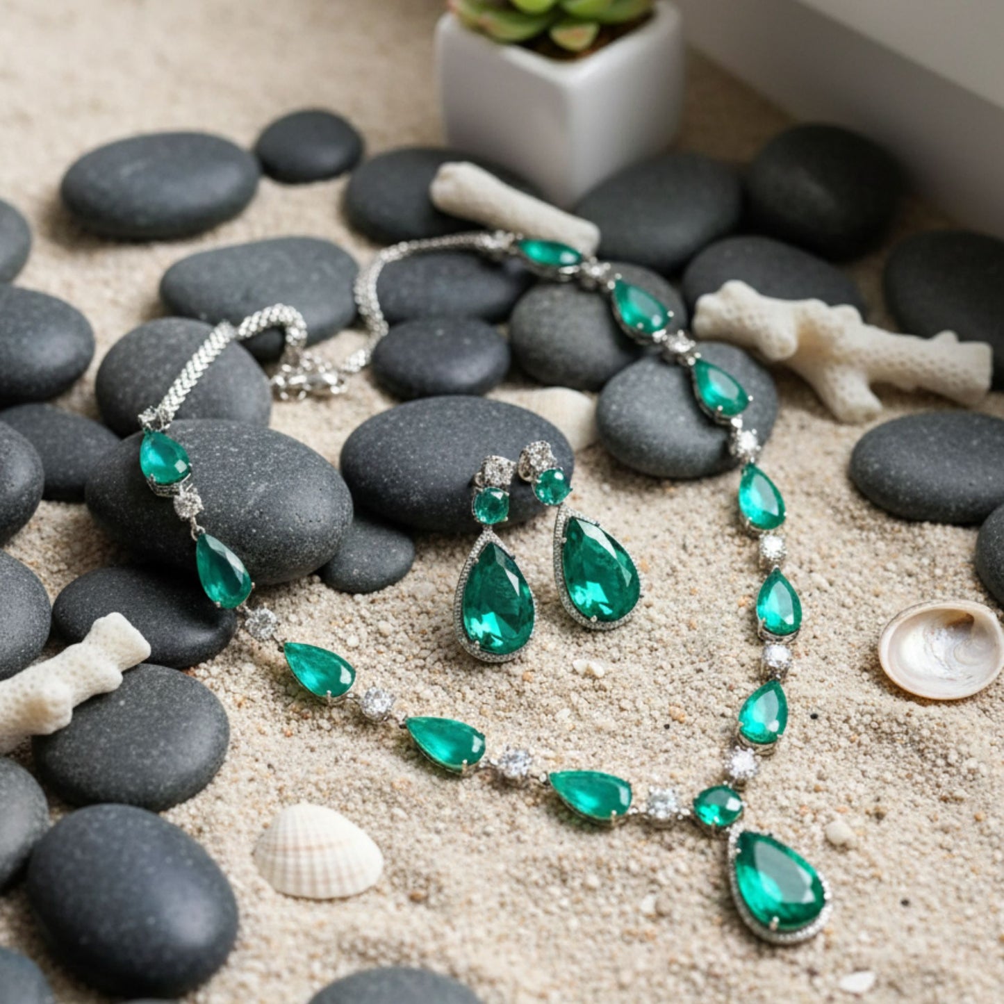 MUMTAZ EMERALD NECKLACE SET