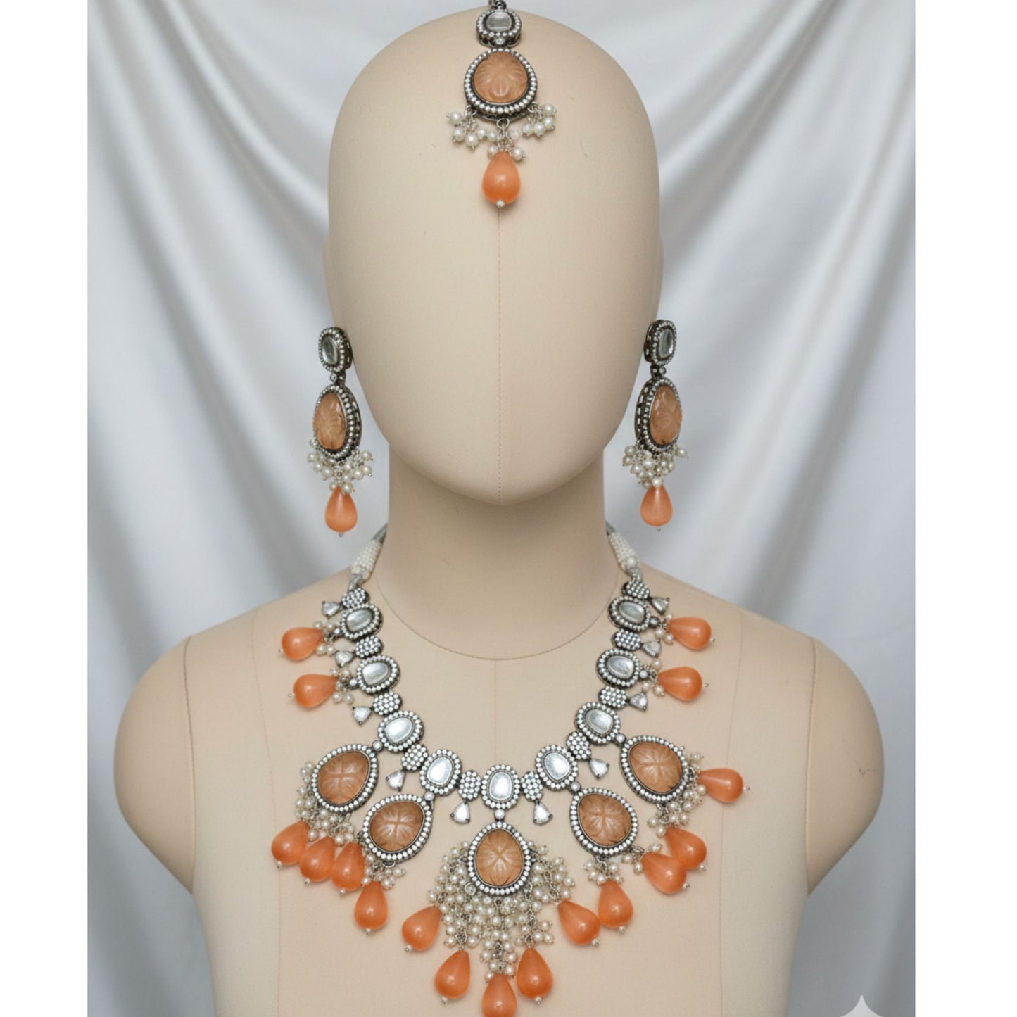 AANYA CARNELIAN KUNDAN JEWELLERY SET