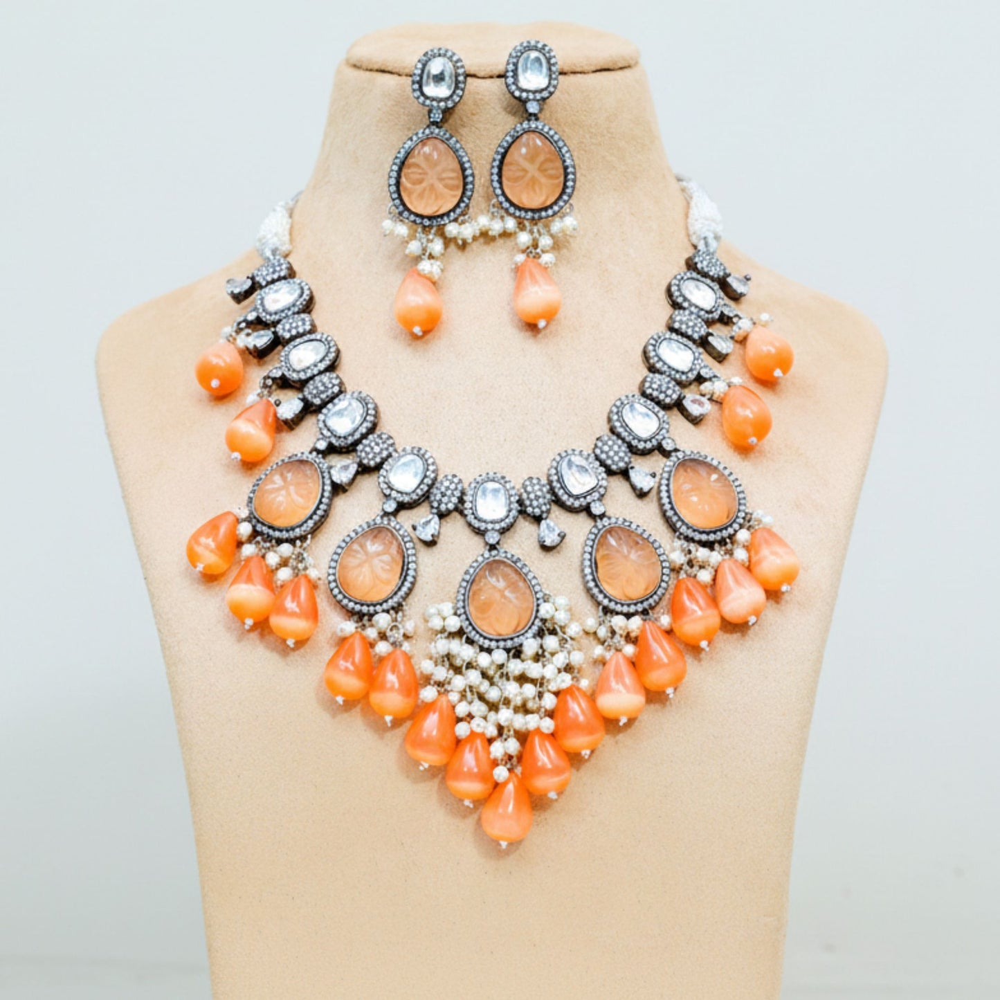 AANYA CARNELIAN KUNDAN JEWELLERY SET